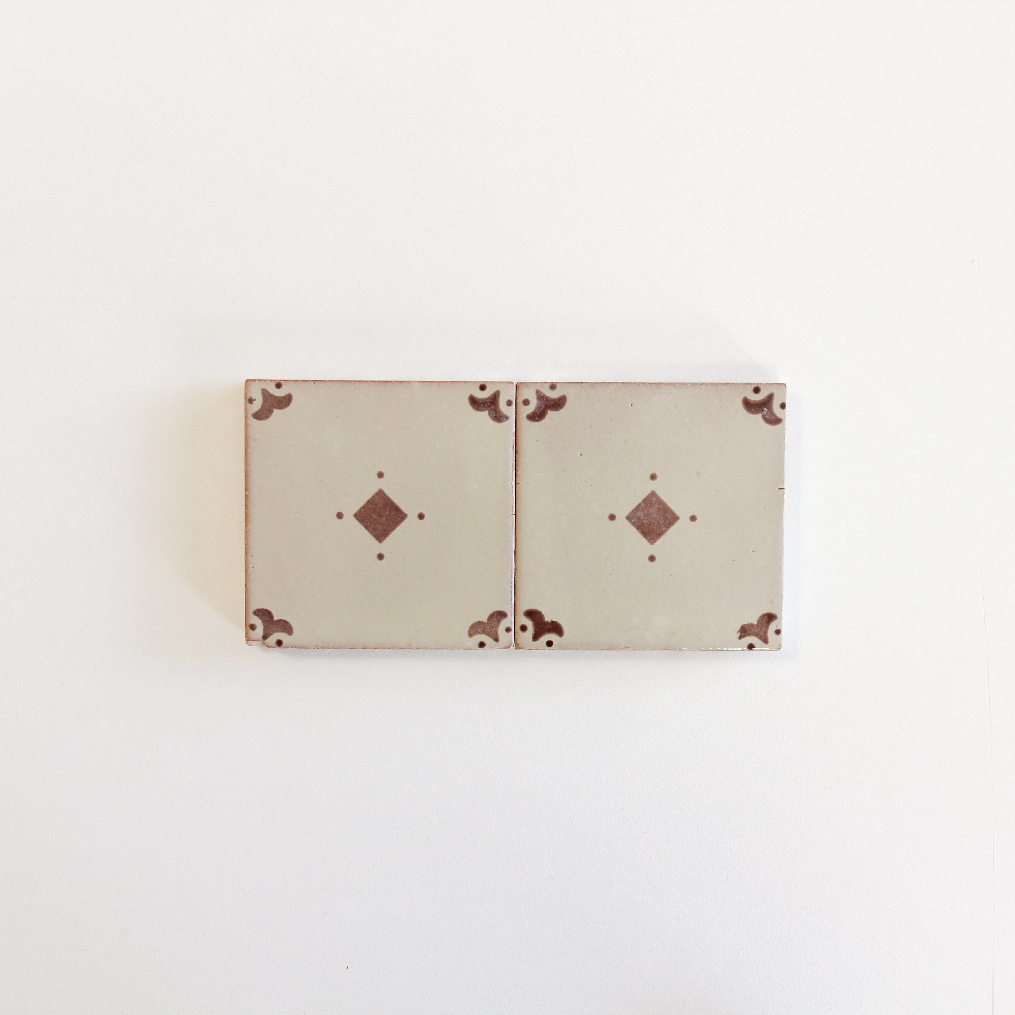 Amano Caja Chocolate Individual Tile Sample