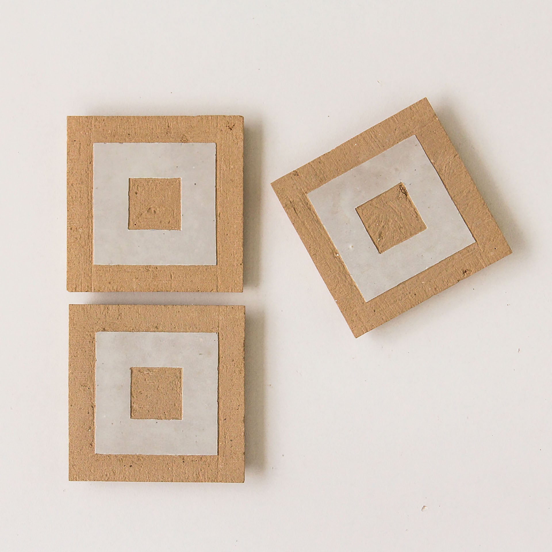 EZR1010 Zellige Cubo with Dust Insert