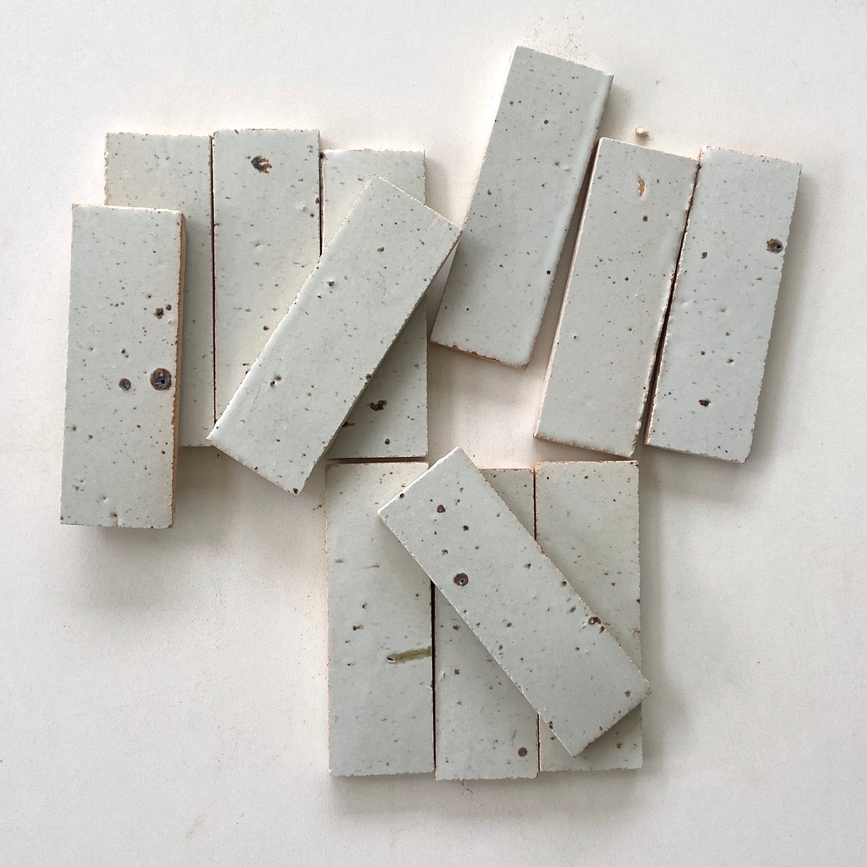 Tierra Nieve Punto 1505 Individual Tile sample