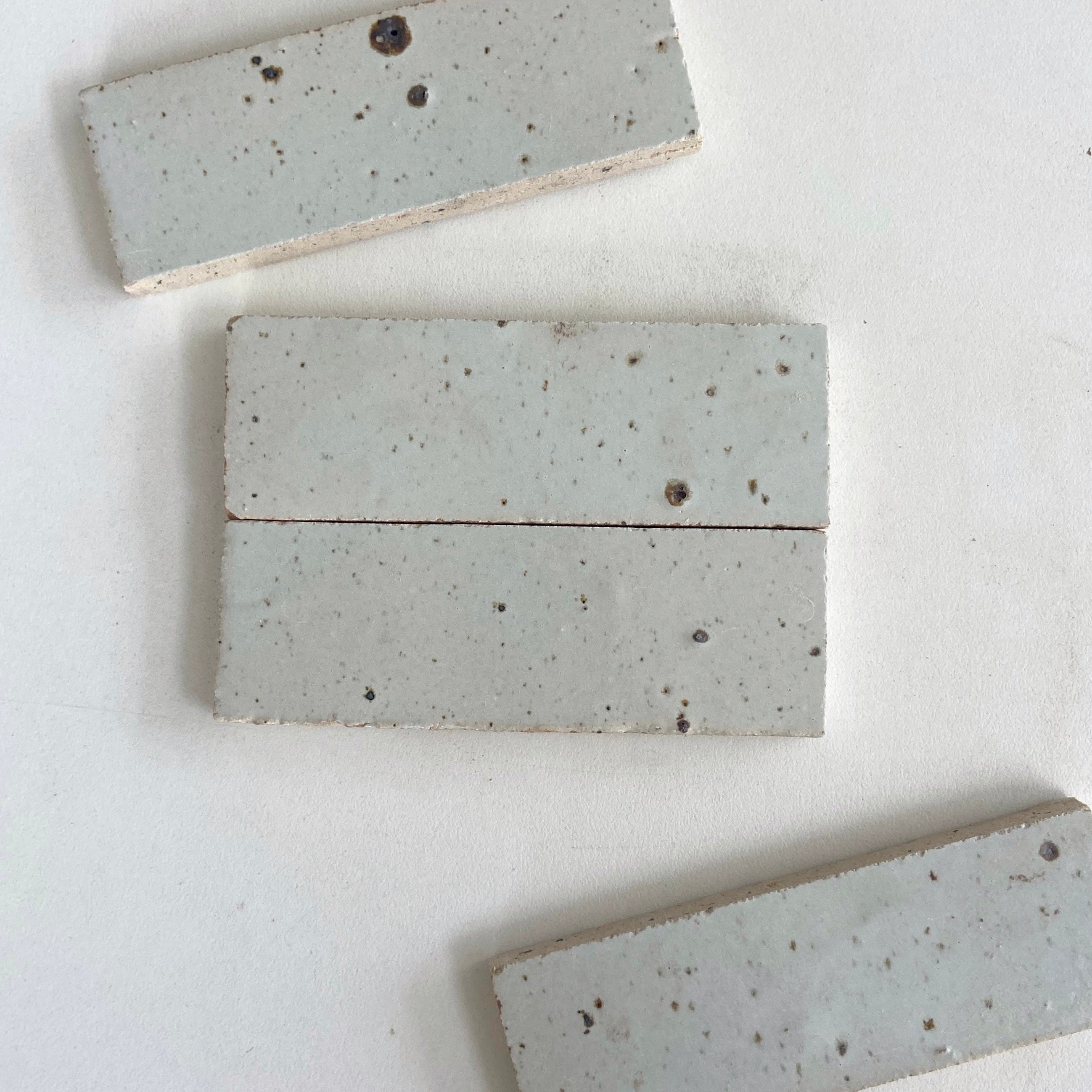 Tierra Nieve Punto 1505 Individual Tile sample