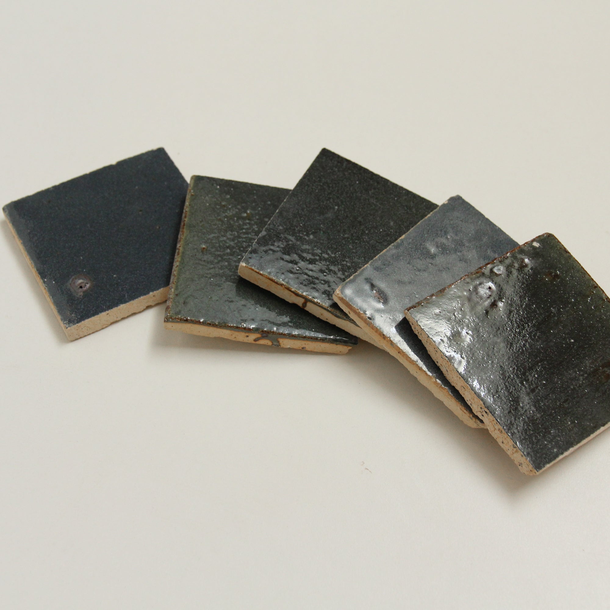 Tierra Oscuro Individual Tile sample