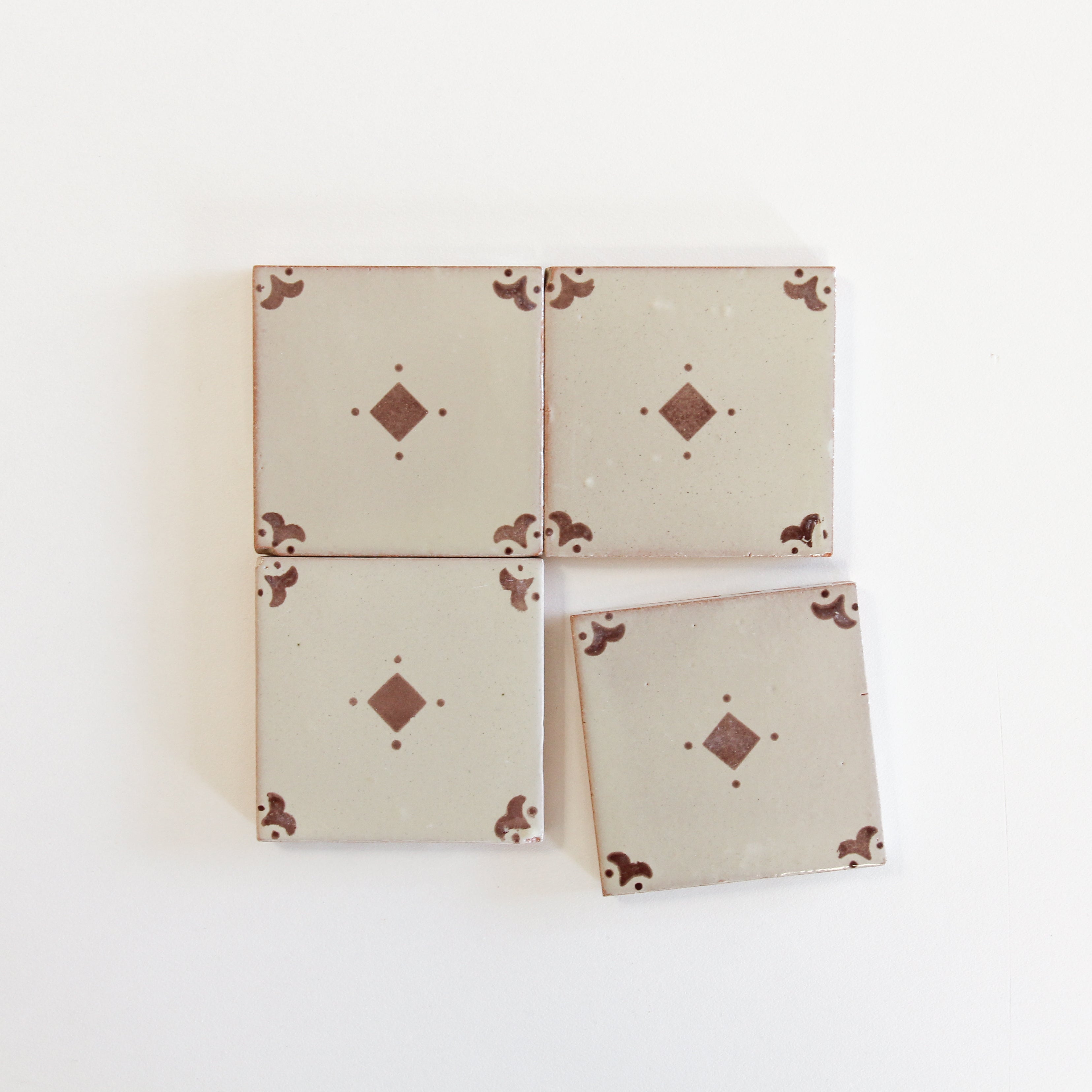 Amano Caja Chocolate Individual Tile Sample