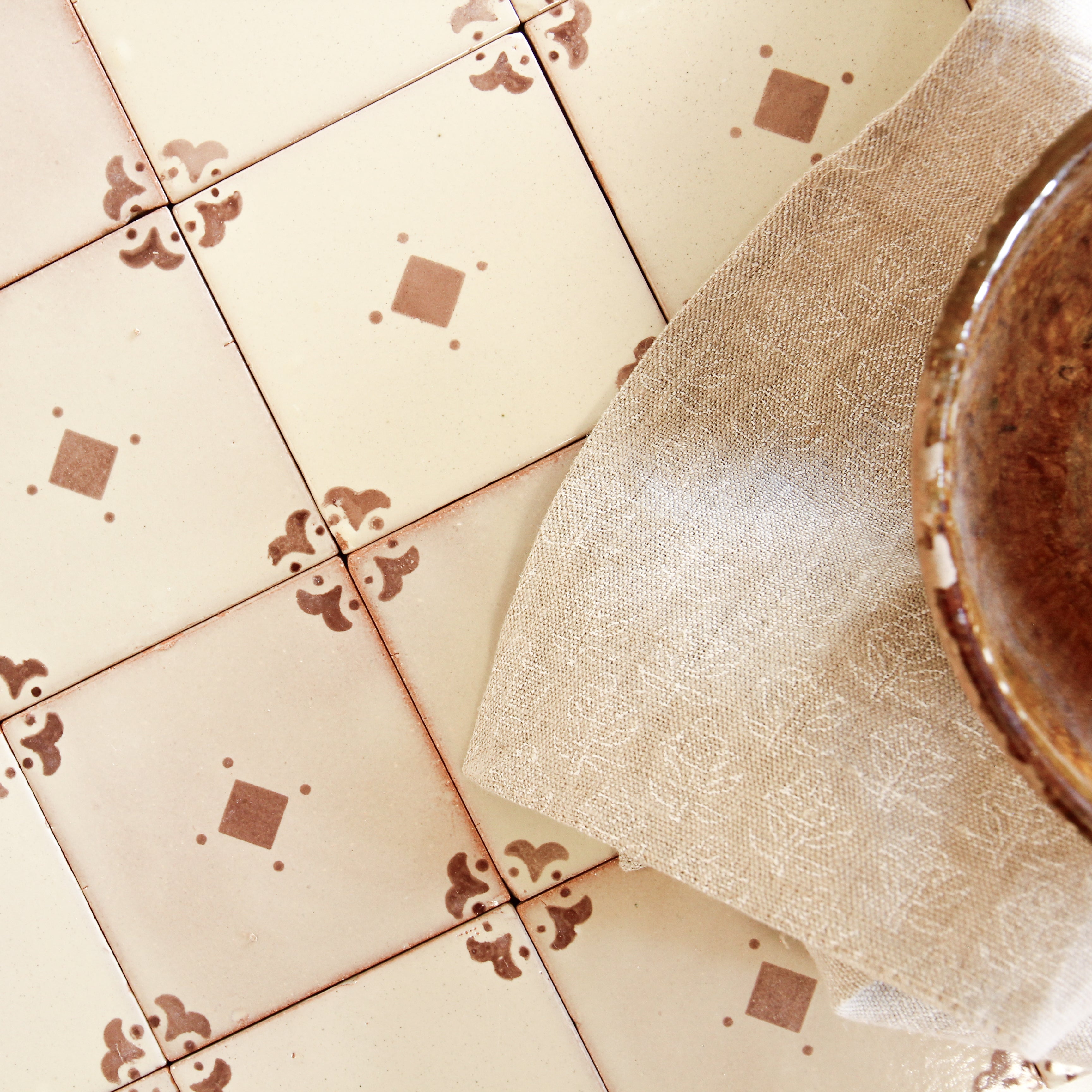 EZMANO1010 Caja Chocolate