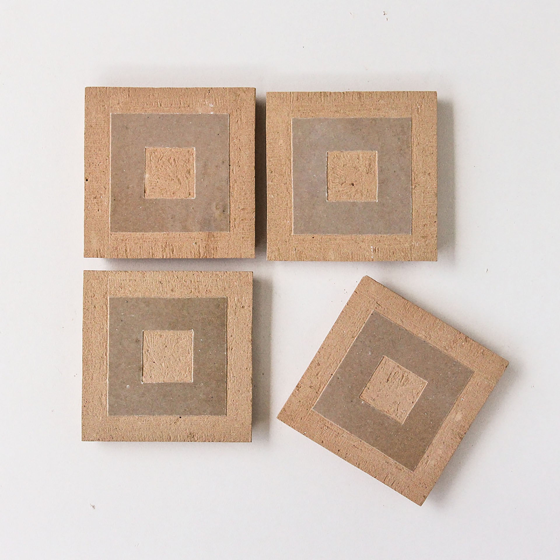 EZR1010 Zellige Cubo with Latte Insert