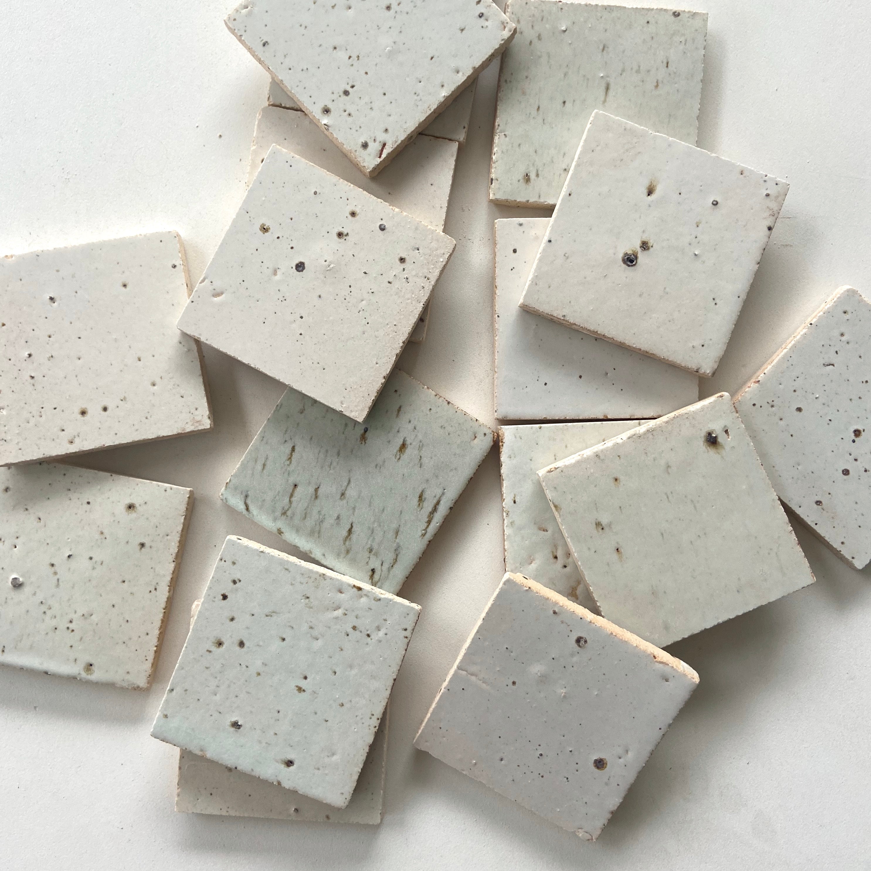 Tierra Nieve Punto Individual Tile sample