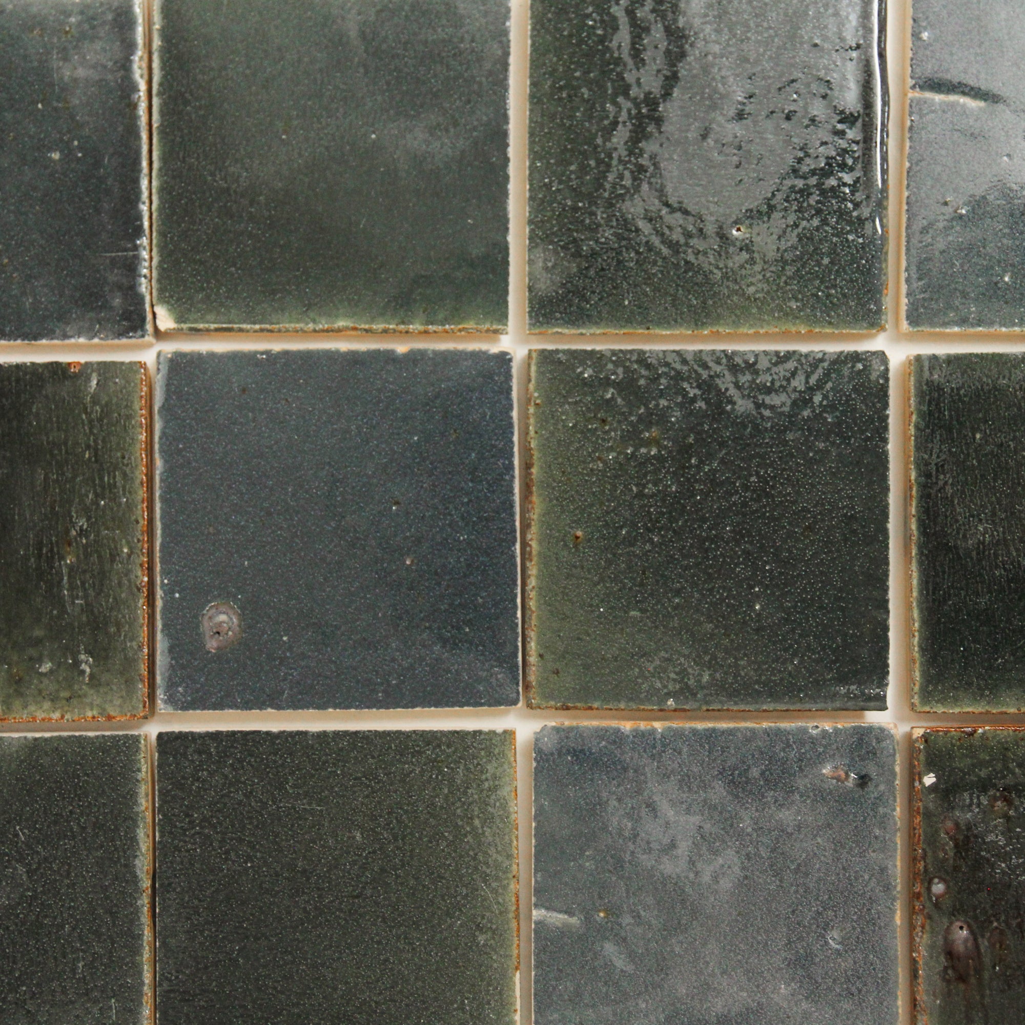 Tierra Oscuro Individual Tile sample