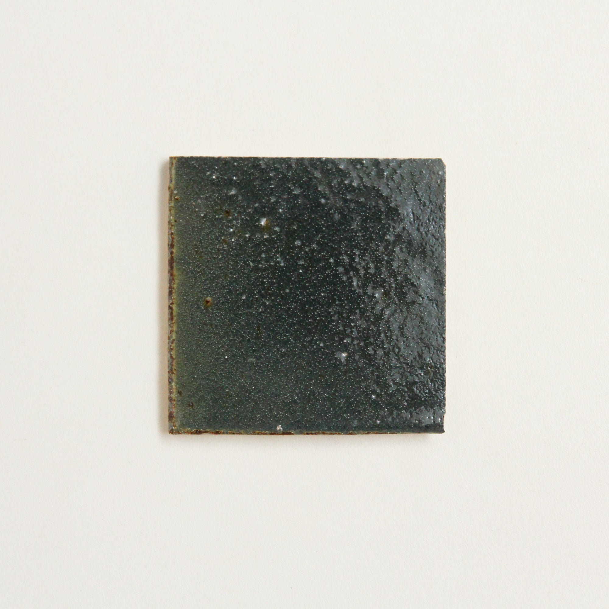 Tierra Oscuro Individual Tile sample